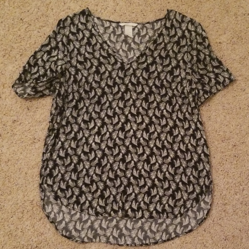 H&M Black Top w/ White Feather Print